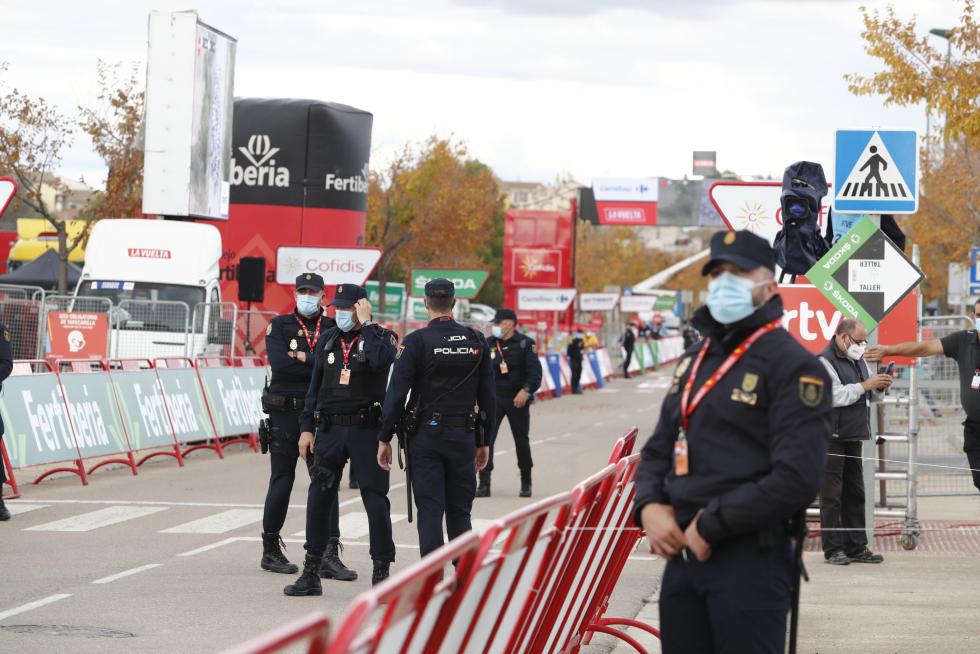 Ambiente en Ejea de los Caballeros, escenario del final de la cuarta etapa de la Vuelta a España