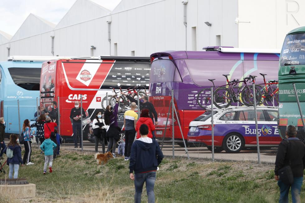 Ambiente en Ejea de los Caballeros, escenario del final de la cuarta etapa de la Vuelta a España