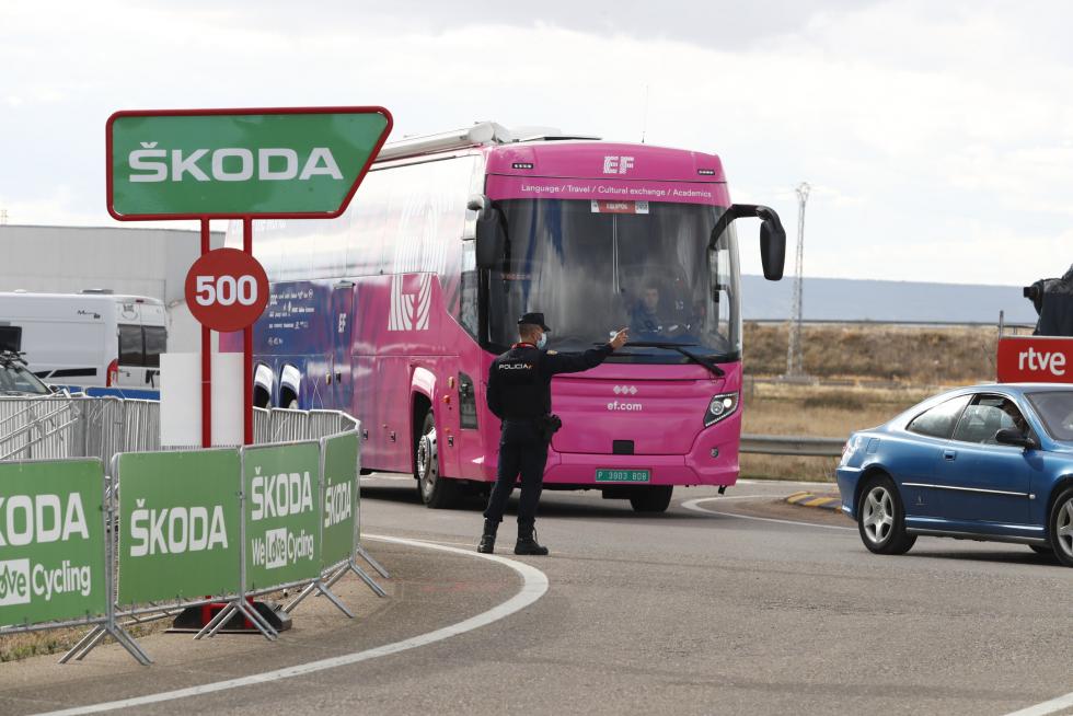 Ambiente en Ejea de los Caballeros, escenario del final de la cuarta etapa de la Vuelta a España