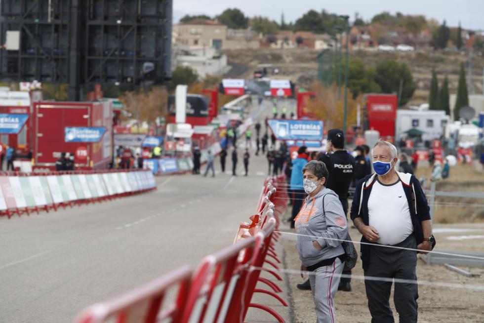 Ambiente en Ejea de los Caballeros, escenario del final de la cuarta etapa de la Vuelta a España