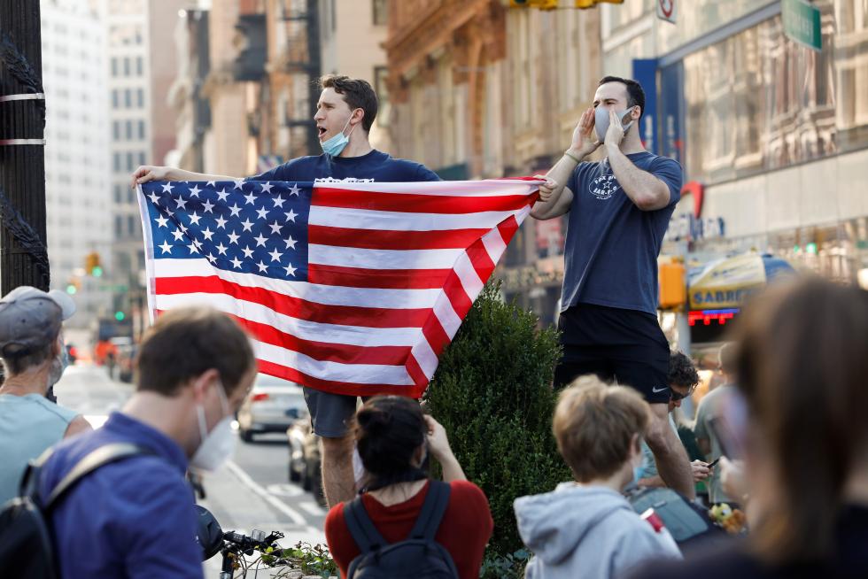 Euforia en las calles de Nueva York por la victoria de Biden.