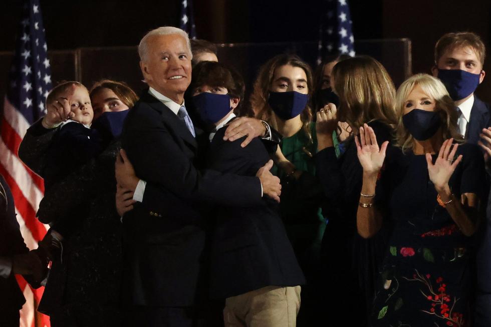 Joe Biden y Kamala Harris celebran haber ganado las elecciones a la Presidencia de Estados Unidos