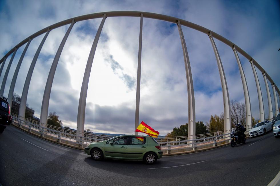 La 'marea naranja' de la concertada abarrota las calles contra la ley Celaá