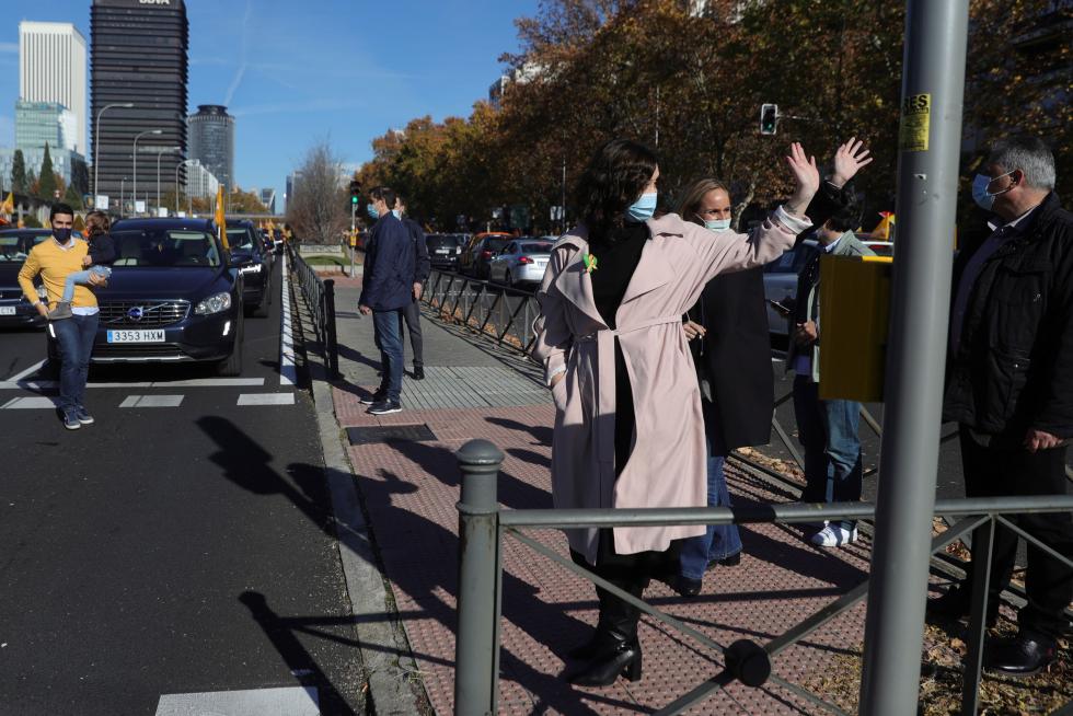 La 'marea naranja' de la concertada abarrota las calles en contra de la ley Celaá