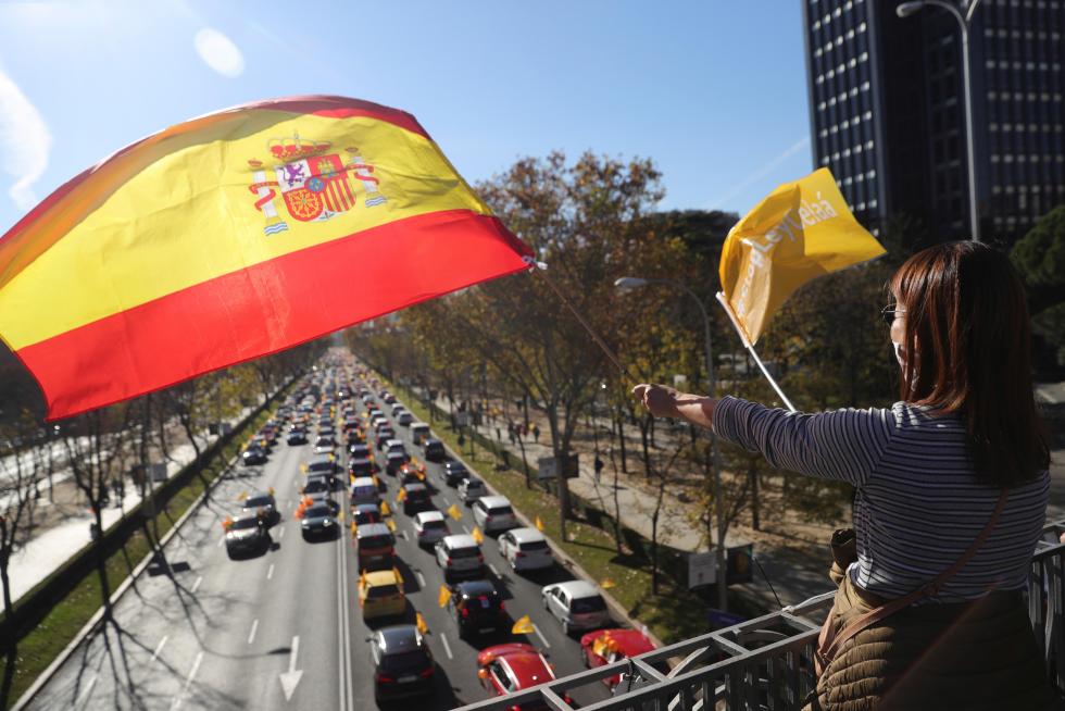 La 'marea naranja' de la concertada abarrota las calles en contra de la ley Celaá