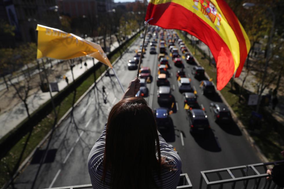 La 'marea naranja' de la concertada abarrota las calles en contra de la ley Celaá