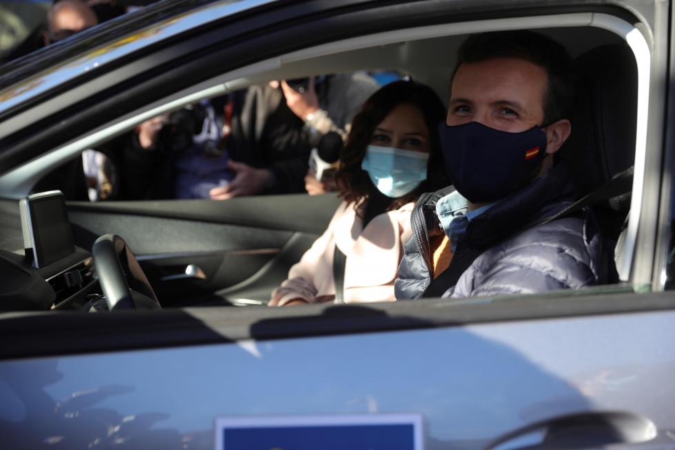 La 'marea naranja' de la concertada abarrota las calles en contra de la ley Celaá