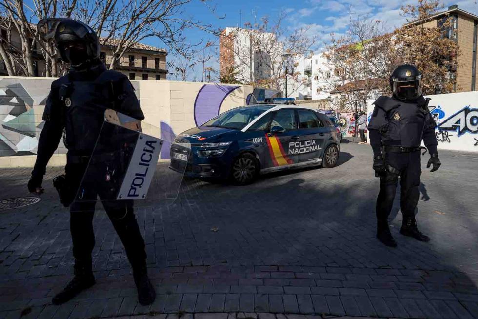 Tres okupas, detenidos por actos vandálicos en la calle Pignatelli