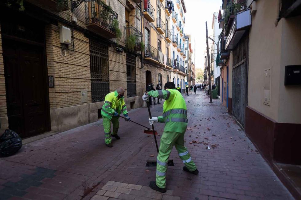 Tres okupas, detenidos por arrojar objetos desde un tejado de la calle Pignatelli