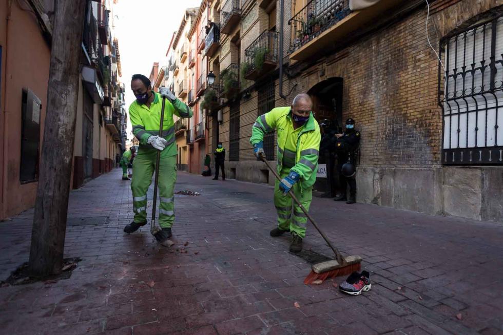 Tres okupas, detenidos por arrojar objetos desde un tejado de la calle Pignatelli