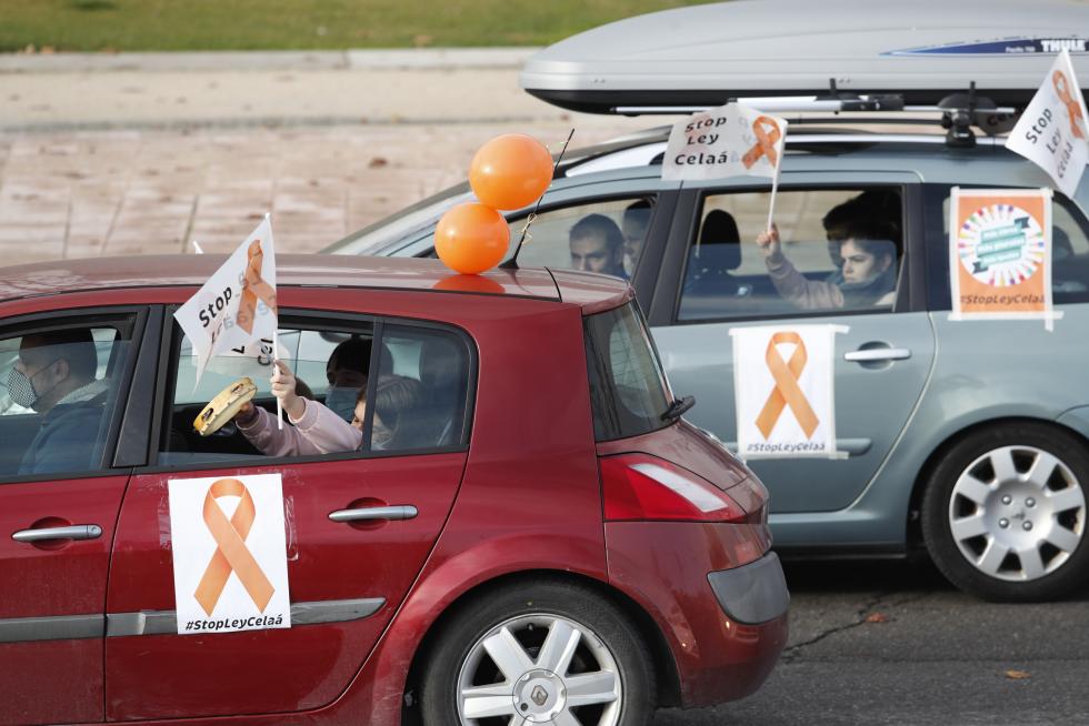 Nueva protesta en coches contra la ley Celáa