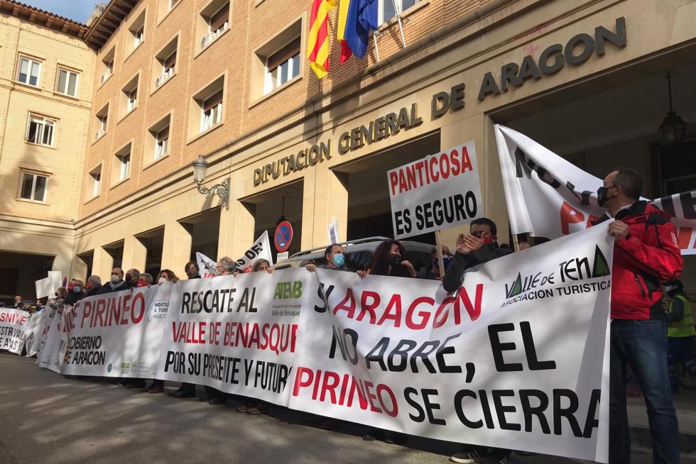 Protesta del sector de la nieve en Huesca.
