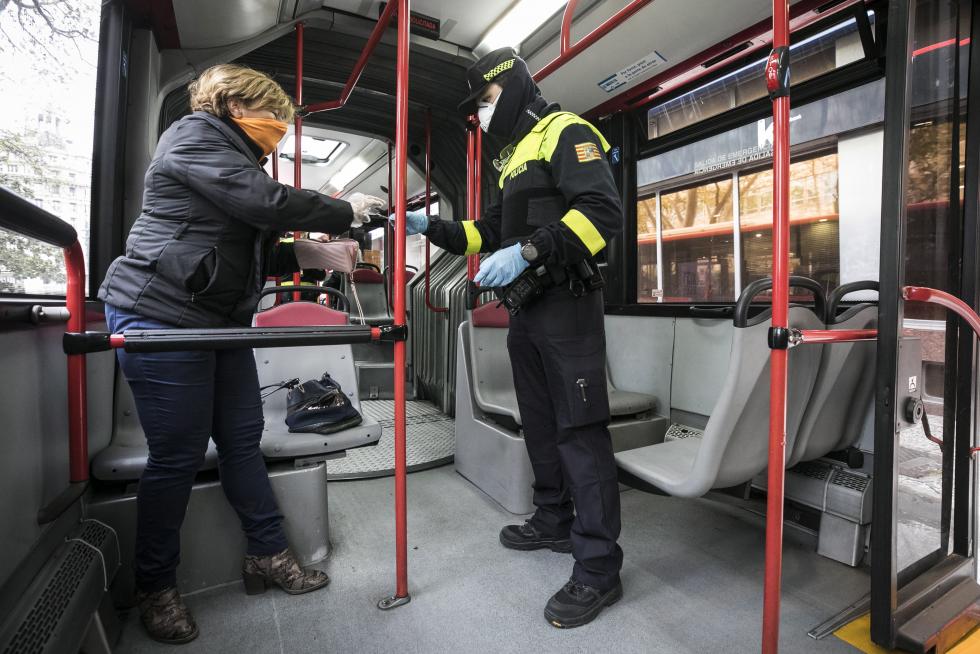 Control policial en el paseo de la Constitución de Zaragoza (2/03/2020)