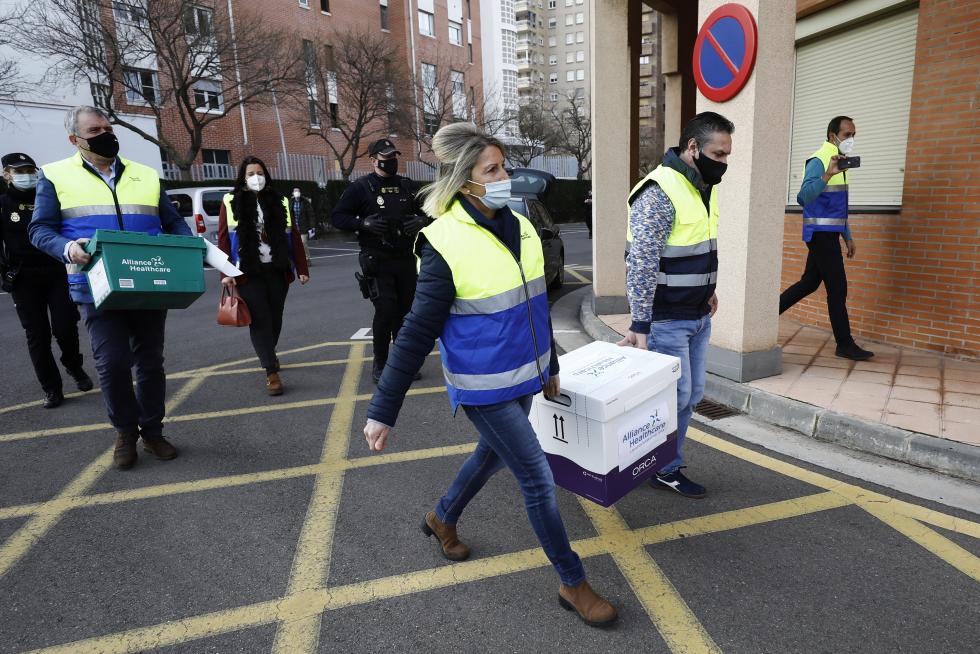 Llegada de la vacuna del coronavirus a la residencia Romareda de Zaragoza.