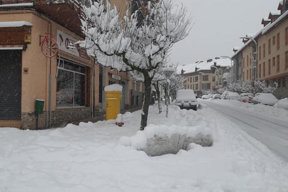 Fotos Nieve en Huesca la víspera de Nochevieja Imágenes Fotos Nieve en Huesca la víspera de Nochevieja Imágenes