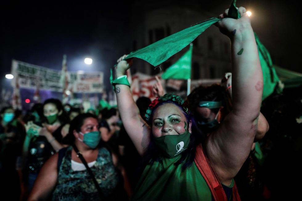 Las calles argentinas palpitan ante la reñida votación por el aborto legal