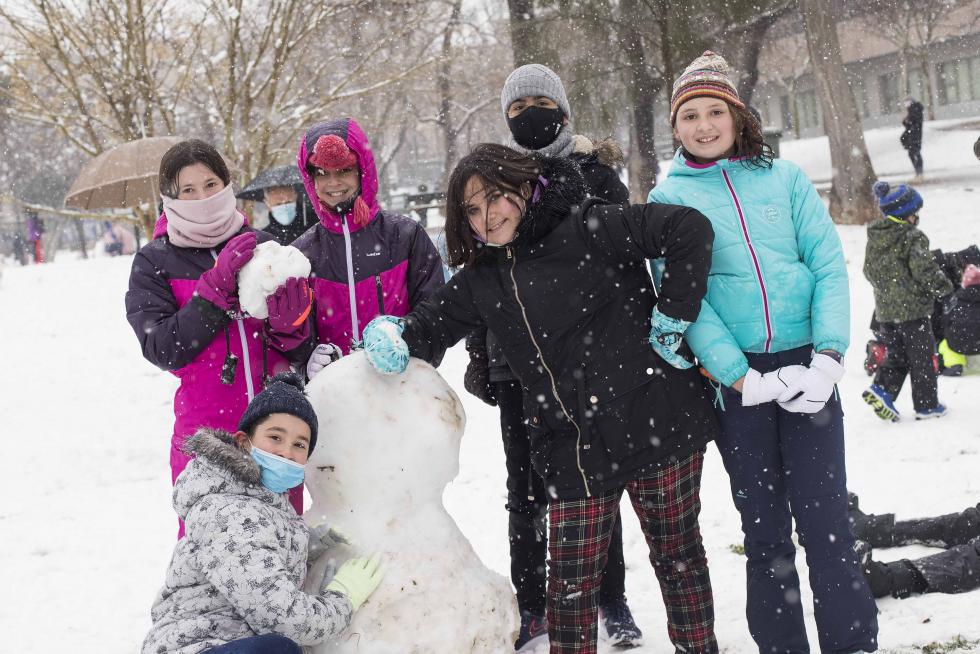 Nieve en el parque Bruil de Zaragoza