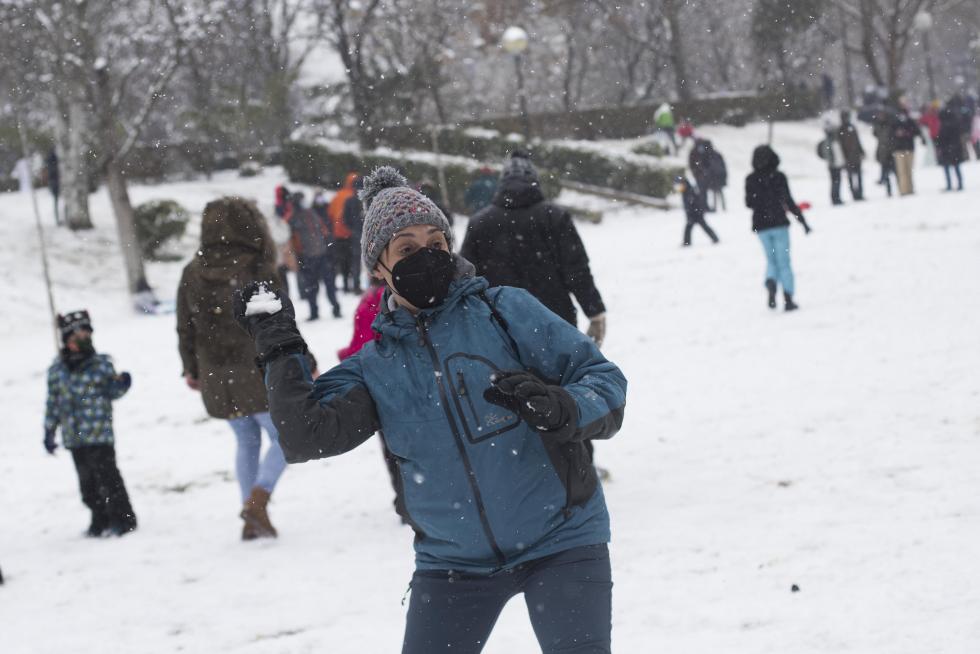 Nieve en el parque Bruil de Zaragoza
