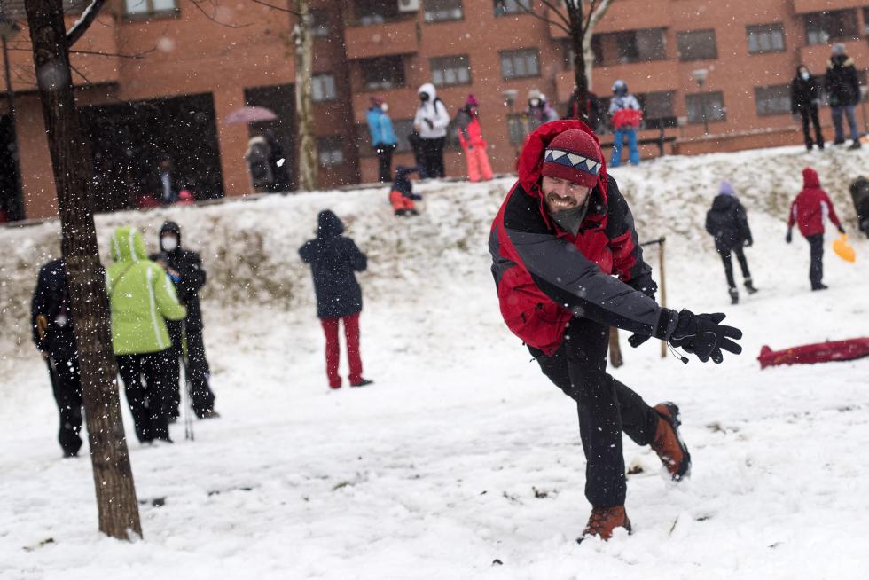 Nieve en el parque Bruil de Zaragoza