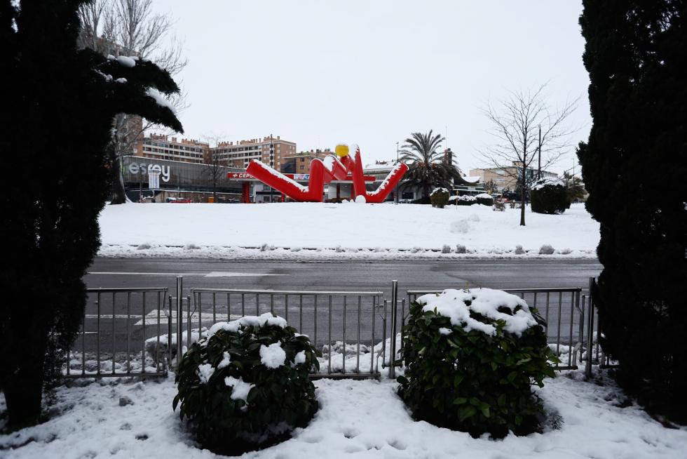 Nieve en Los Enlaces con la Avenida de Madrid de Zaragoza