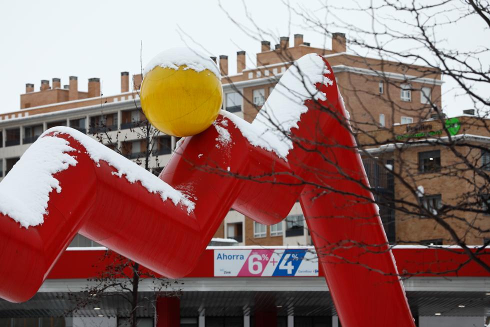 Nieve en Los Enlaces con la Avenida de Madrid de Zaragoza