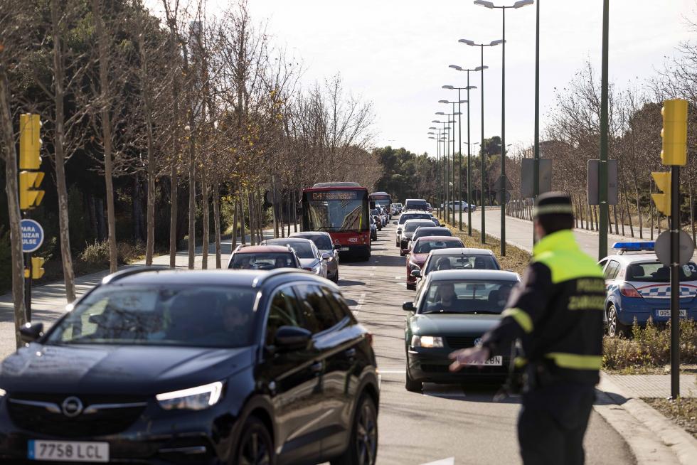 Controles policiales y cierre del comercio en Aragón a las 18.00 por las nuevas restricciones.