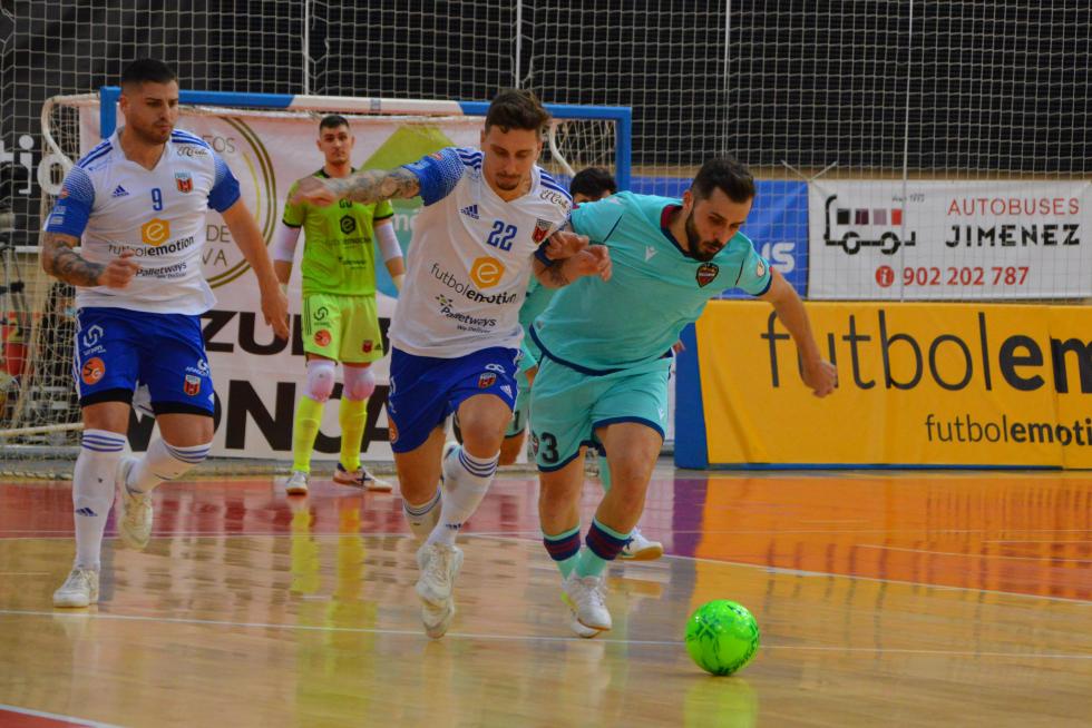 Encuentro del Fútbol Emotion contra el Levante UD
