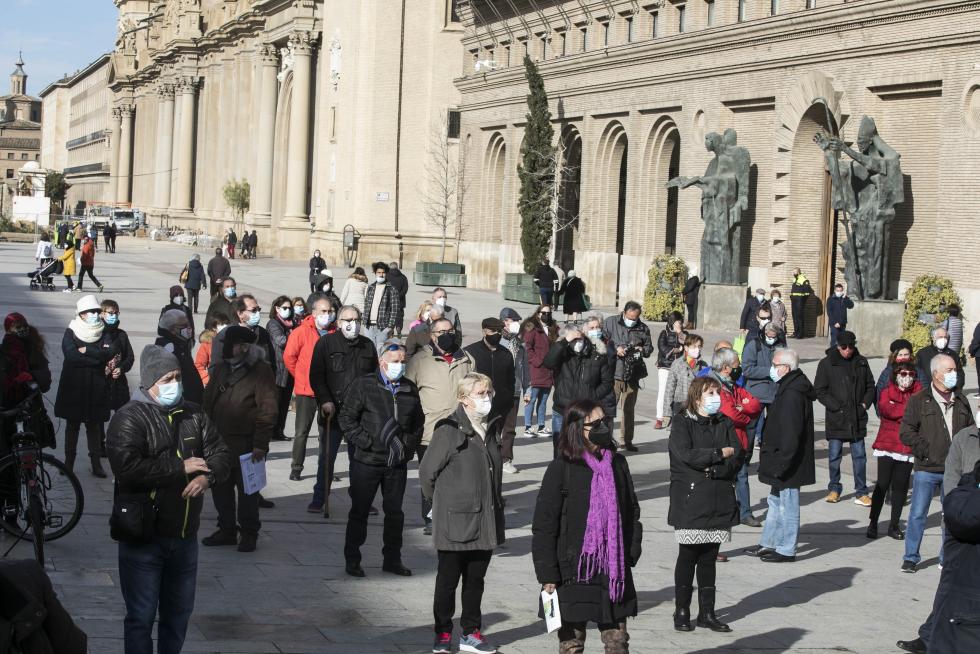 Concentración de pensionistas este lunes en la plaza del Pilar de Zaragoza.