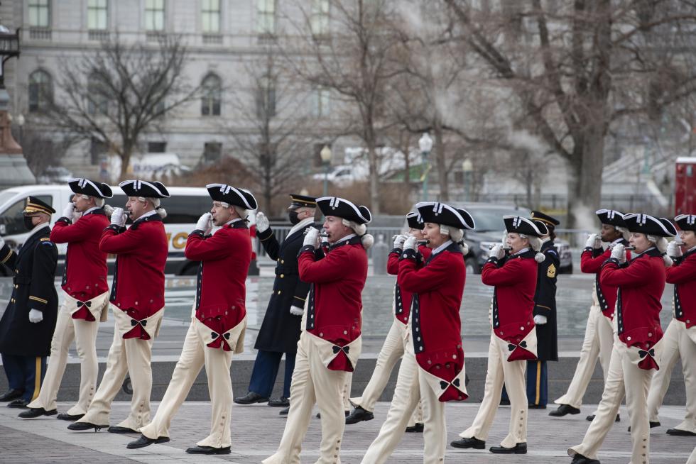 Washington (United States), 18/01/2021.- A military band passes the East Front of the US Capitol during the dress rehearsal in advance of the Inauguration of United States President-elect Joe Biden at the US Capitol in Washington, DC, USA, 18 January 2021. The Inauguration is scheduled for Wednesday, January 20, 2021. (Estados Unidos) EFE/EPA/ROD LAMKEY/ POOL Preparations ahead of Biden-Harris inaugration