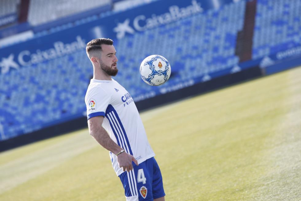 Presentación del nuevo defensa central del Real Zaragoza Mathieu Peybernes