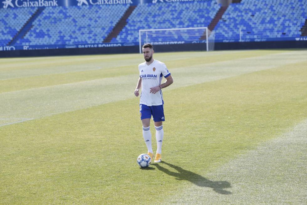 Presentación del nuevo defensa central del Real Zaragoza Mathieu Peybernes