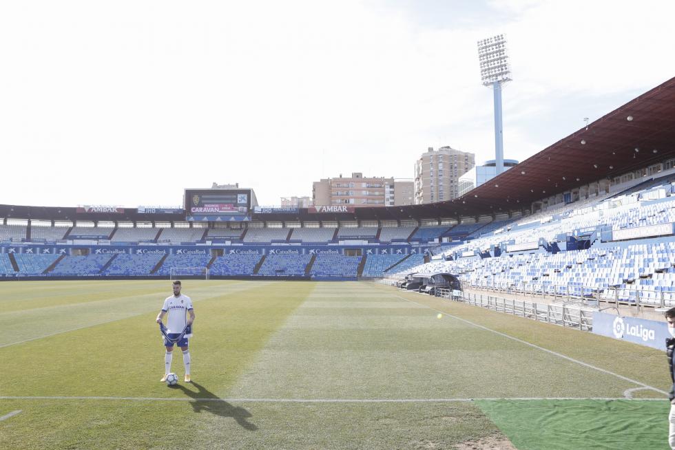 Presentación del nuevo defensa central del Real Zaragoza Mathieu Peybernes