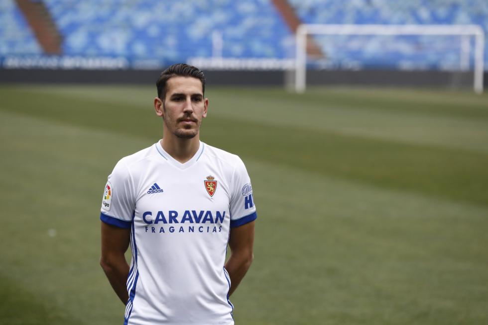 Presentación de Álex Alegría como jugador del Real Zaragoza.