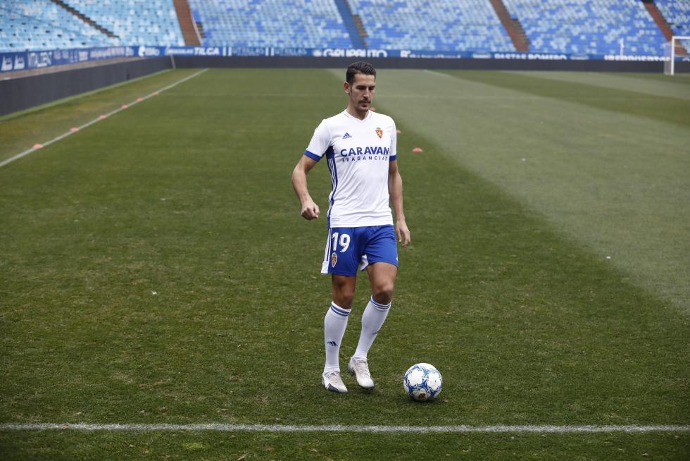 Presentación de Álex Alegría como jugador del Real Zaragoza.