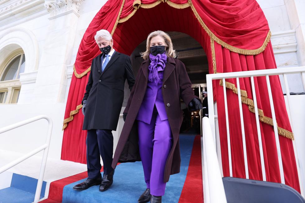 Bill Clinton y Hillary a su llegada a la investidura de Biden