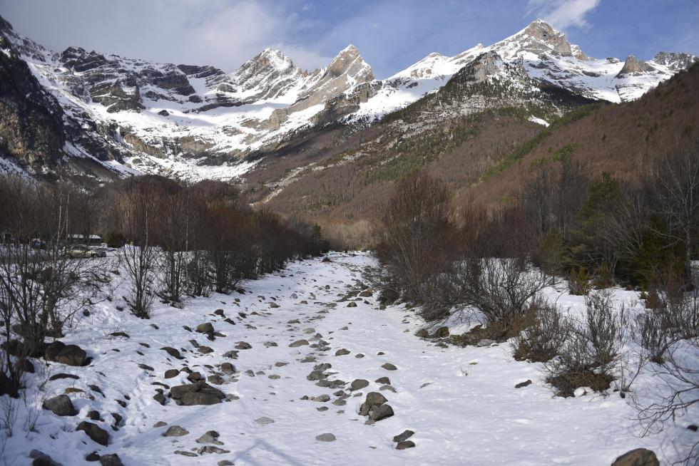 El Valle de Pineta, nevado.