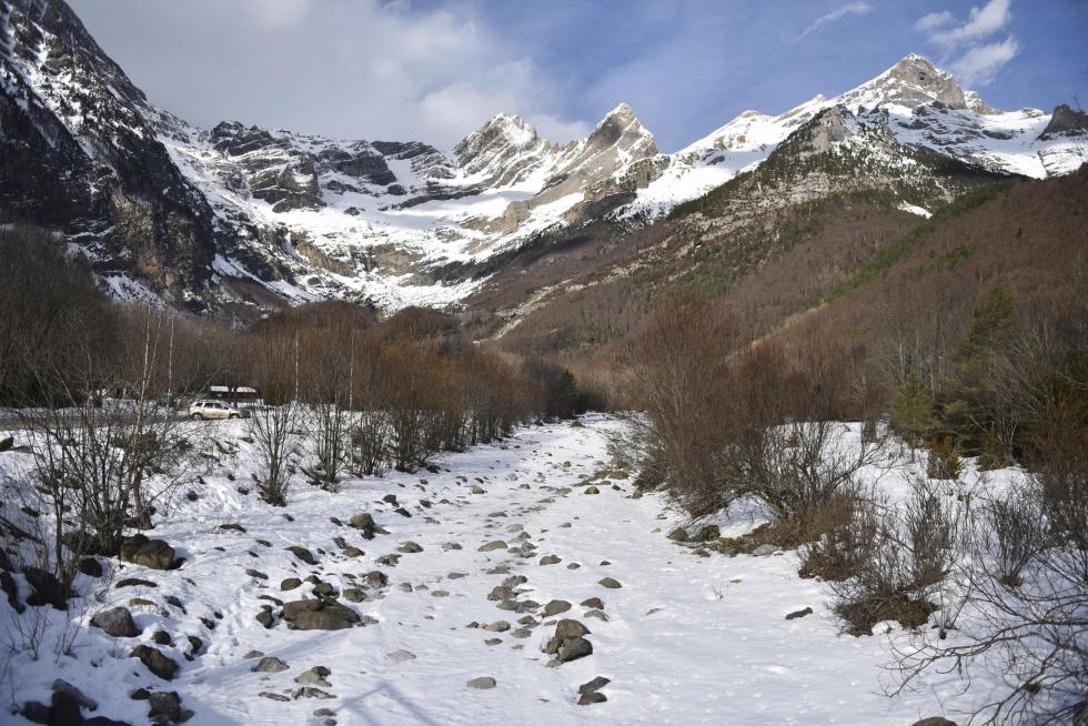 El Valle de Pineta, nevado.