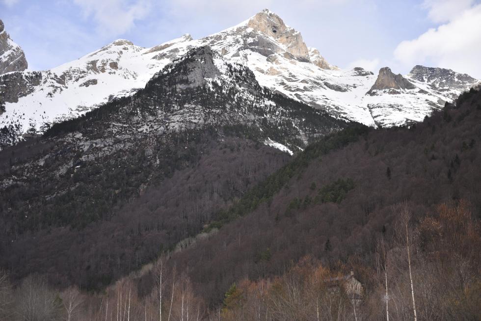 El Valle de Pineta, nevado.