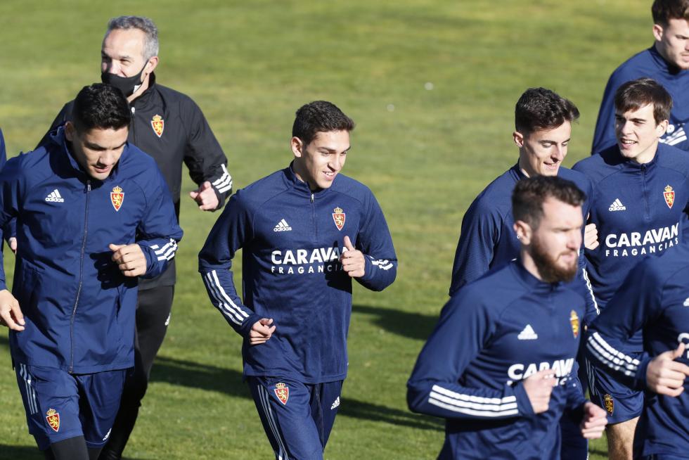 El Real Zaragoza ha entrenado este martes por la mañana. Una sesión preparatoria para el partido que el viernes enfrentará al Real Zaragoza con la Ponferradina.