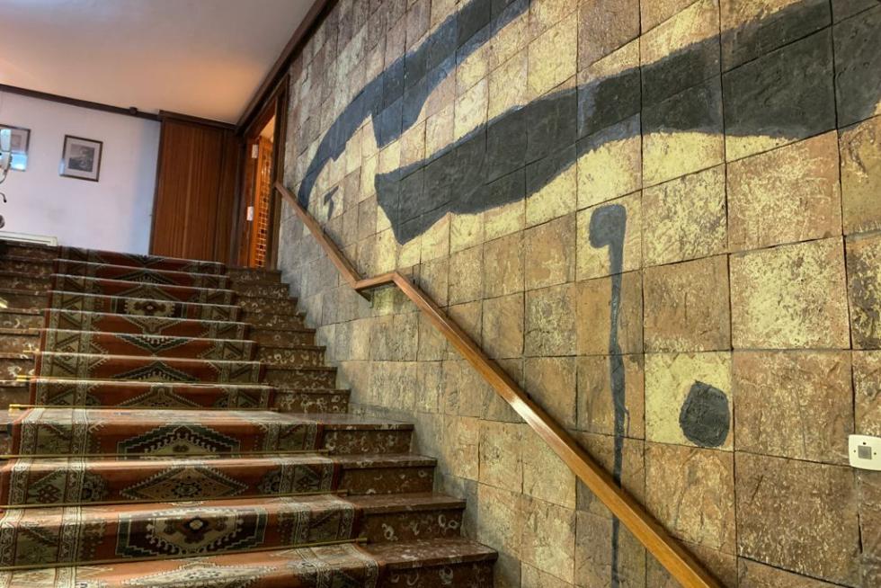 Mural cerámico de Cuní en León XIII.