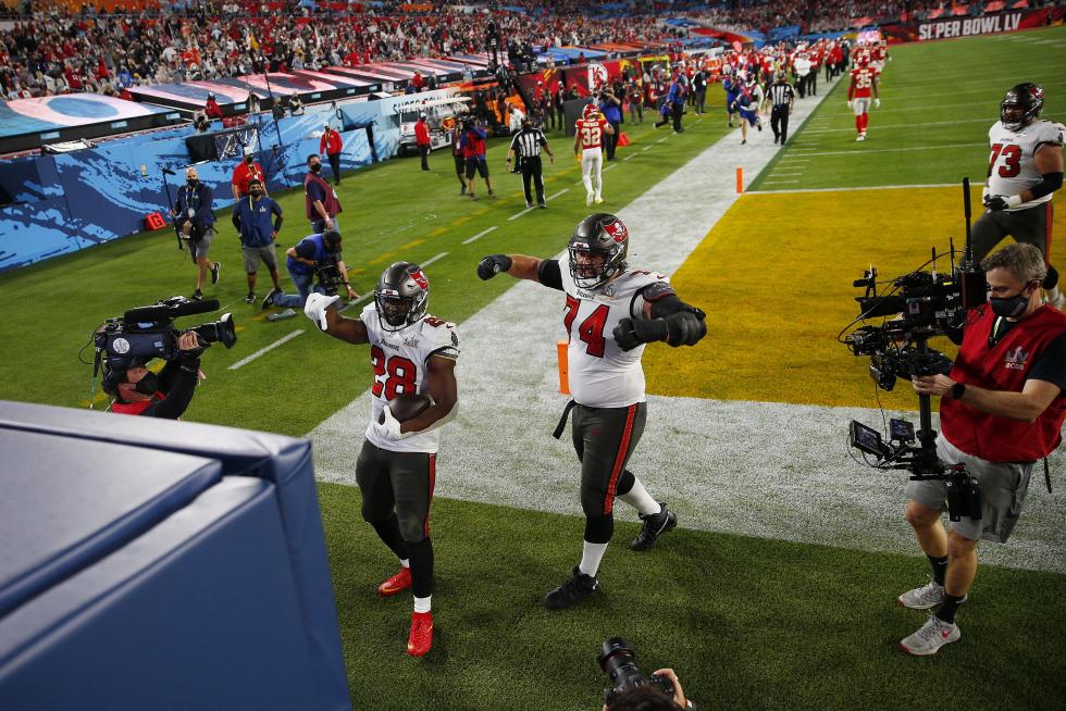 Tampa (United States), 07/02/2021.- Canadian singer The Weeknd performs during the Halftime Show at the National Football League Super Bowl LV at Raymond James Stadium in Tampa, Florida, USA, 07 February 2021. (Estados Unidos) EFE/EPA/CJ GUNTHER Super Bowl LV