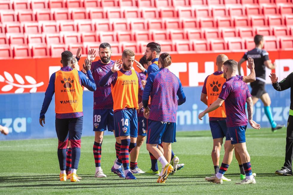 Imágenes del partido entre el Sevilla y la SD Huesca