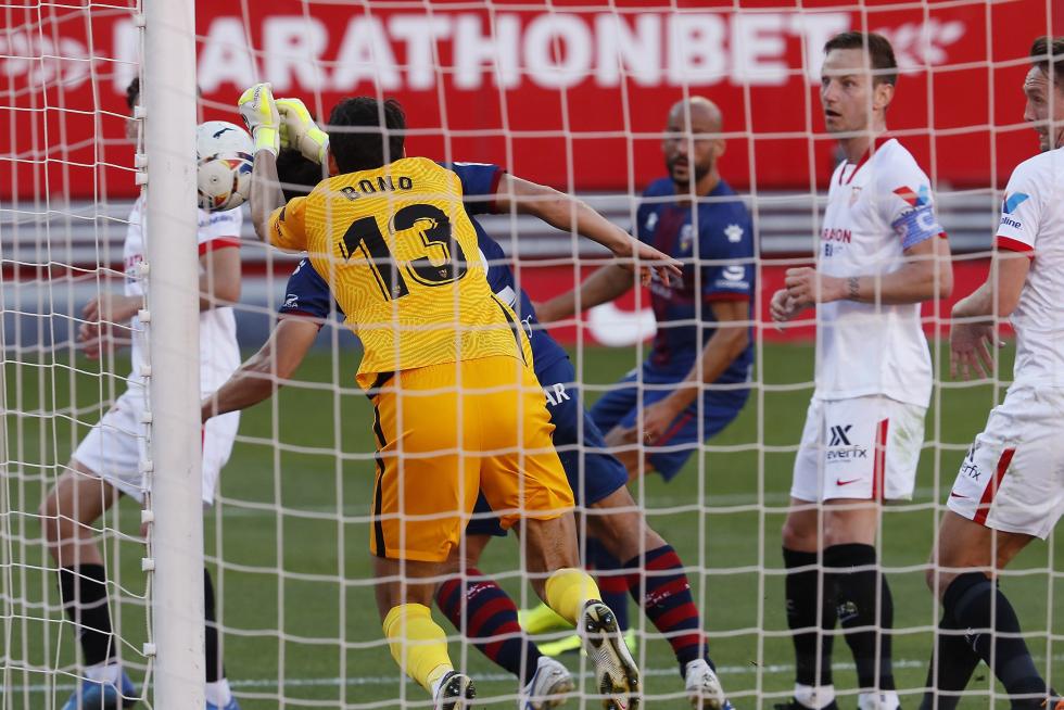 Imágenes del partido entre el Sevilla y la SD Huesca