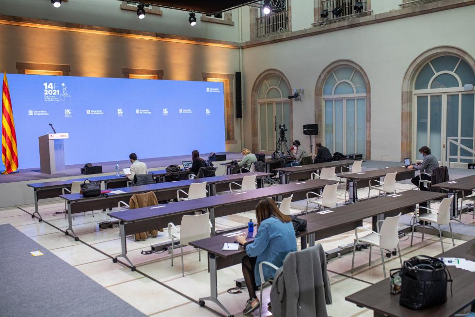 Sala de prensa del centro de datos de la Generalitat sobre las elecciones catalanas, instalado en el Parlament.