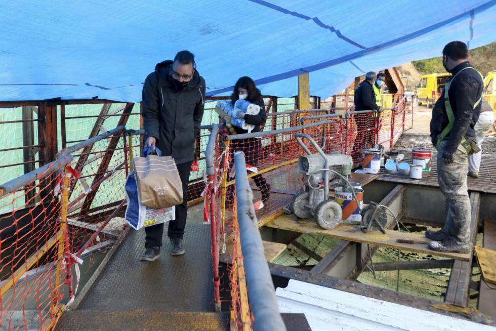 Las obras en el puente de Santa Eulalia de Gállego han obligado a cortar el tráfico.