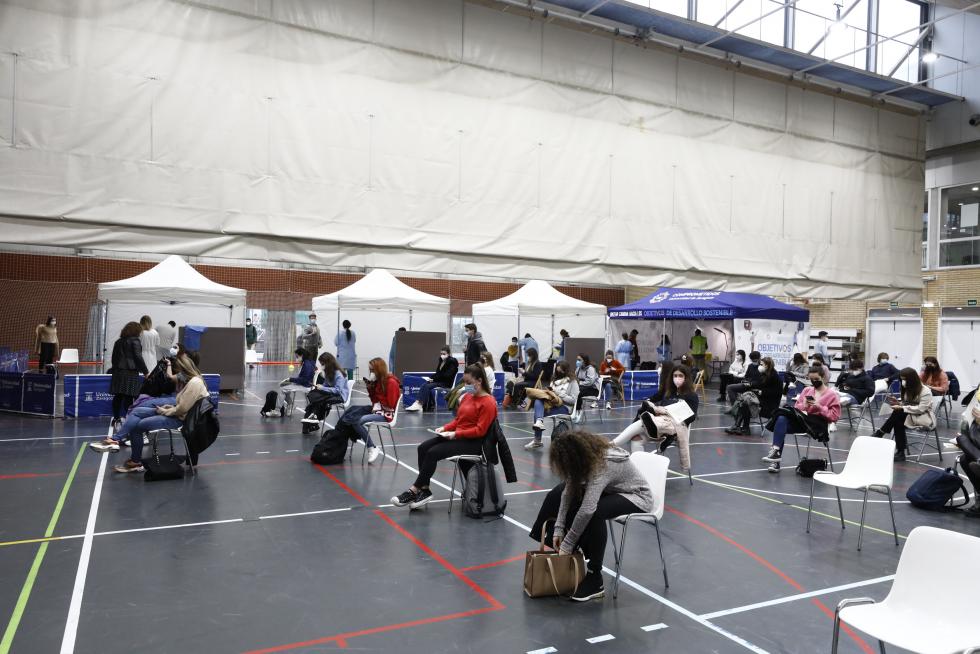 Galería de imágenes de la vacunación de estudiantes en Aragón