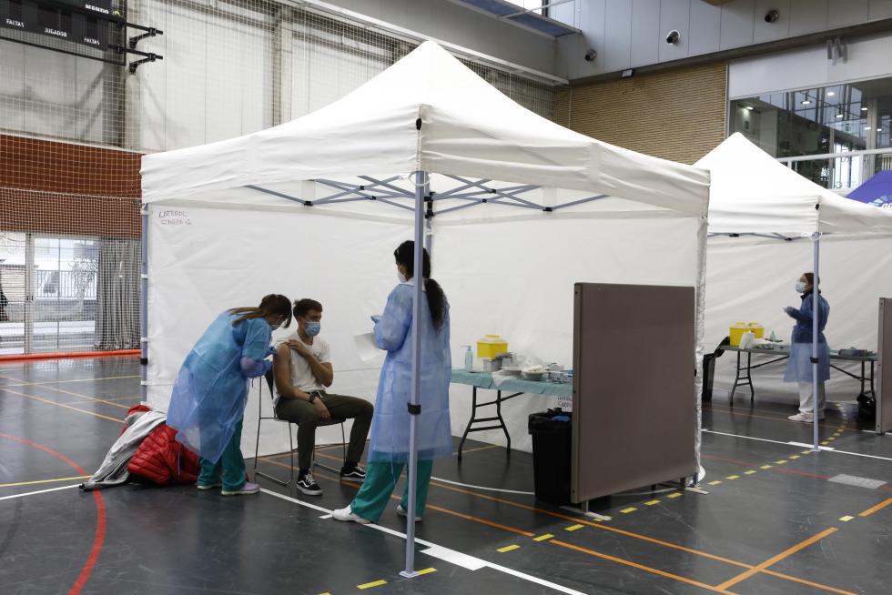Galería de imágenes de la vacunación de estudiantes en Aragón