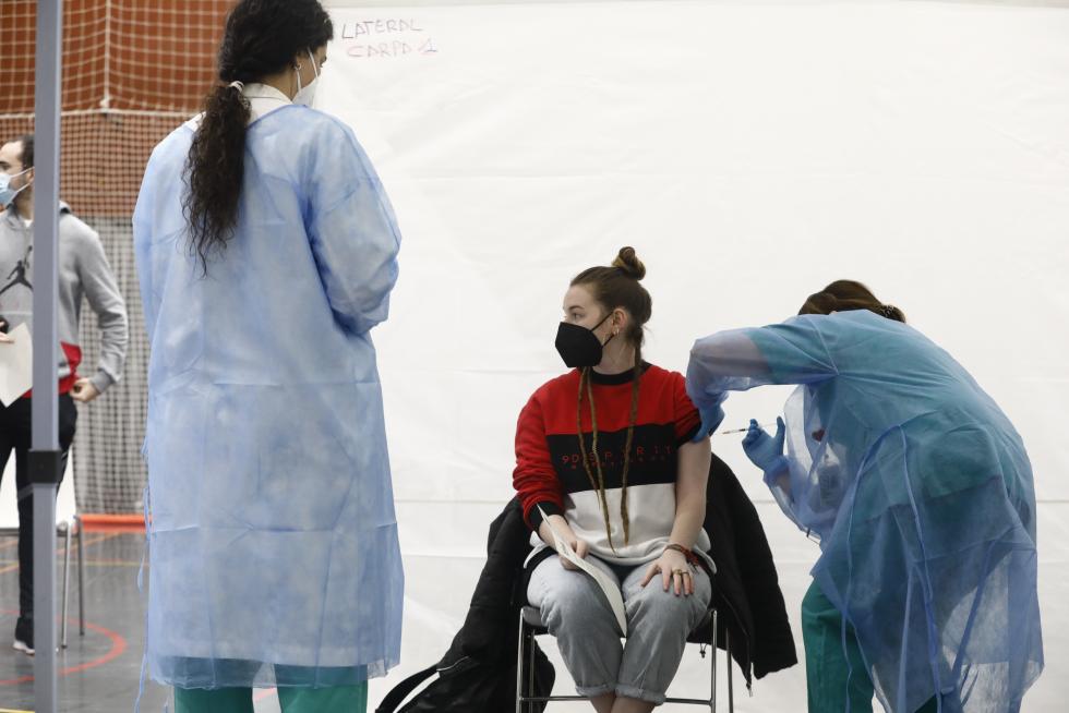 Galería de imágenes de la vacunación de estudiantes en Aragón
