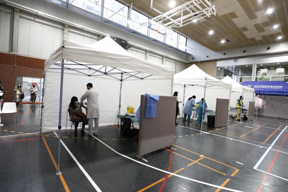 Galería de imágenes de la vacunación de estudiantes en Aragón