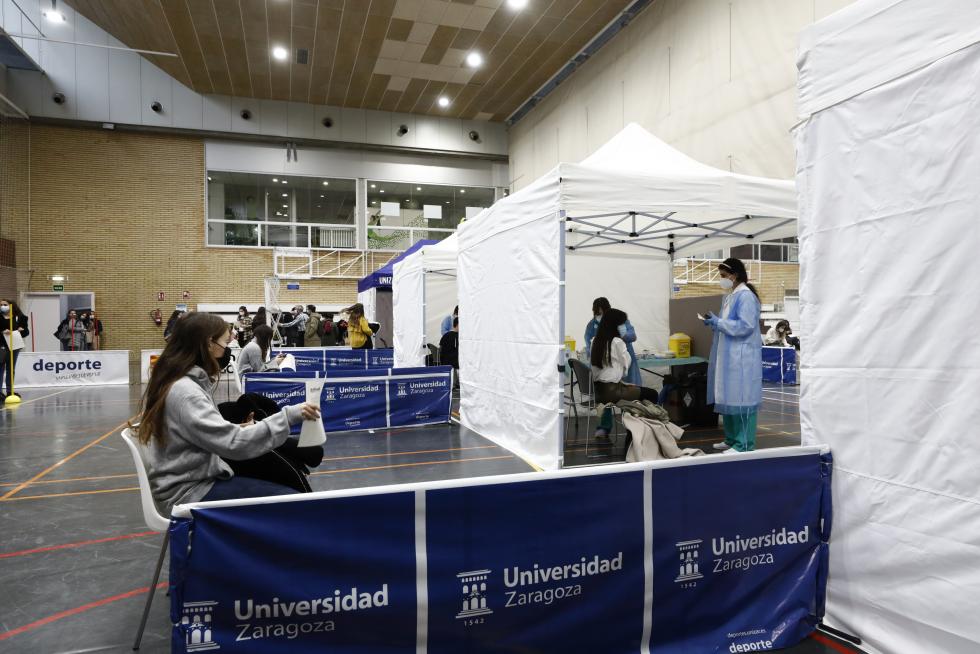 Galería de imágenes de la vacunación de estudiantes en Aragón